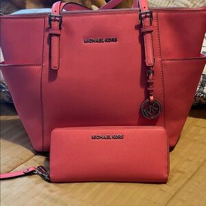 Michael Kors Coral Tote and Wallet Set